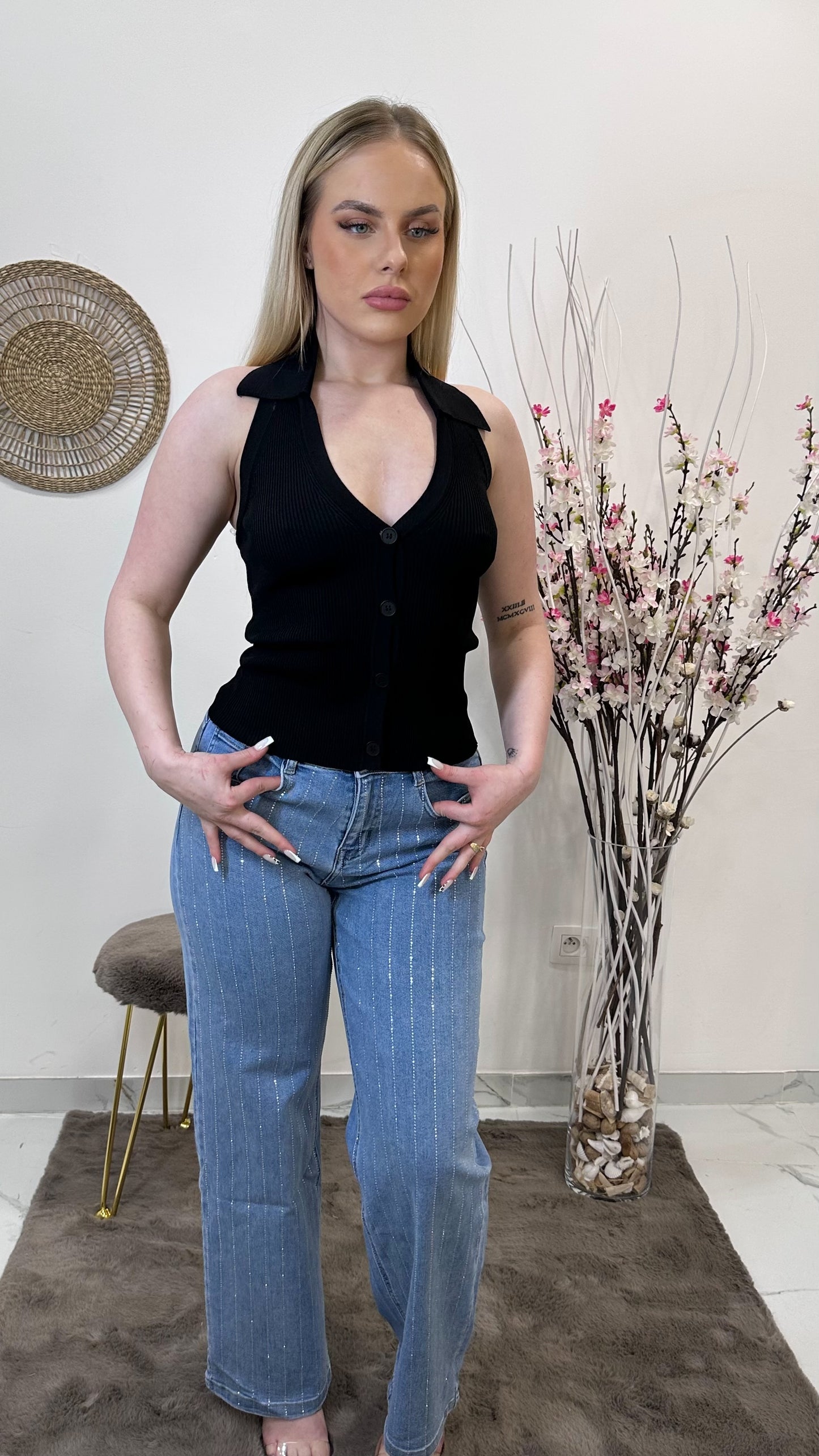 Haut dos nu à bouton